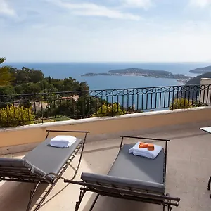 Sunny Panoramic Balcony Apartment